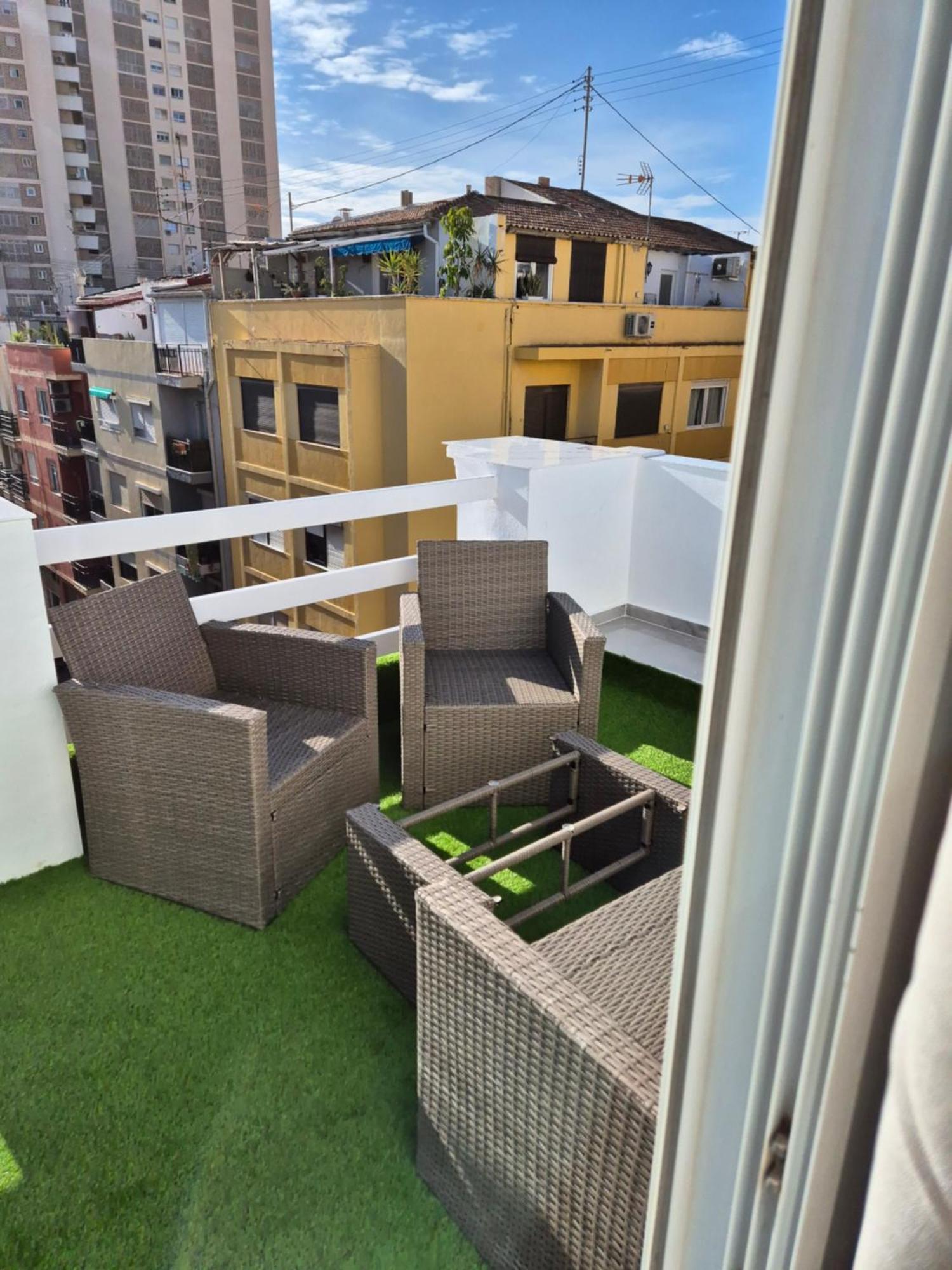 Downtown Apartments Аликанте Номер фото